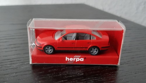 Passat limousine in rot - vw,
